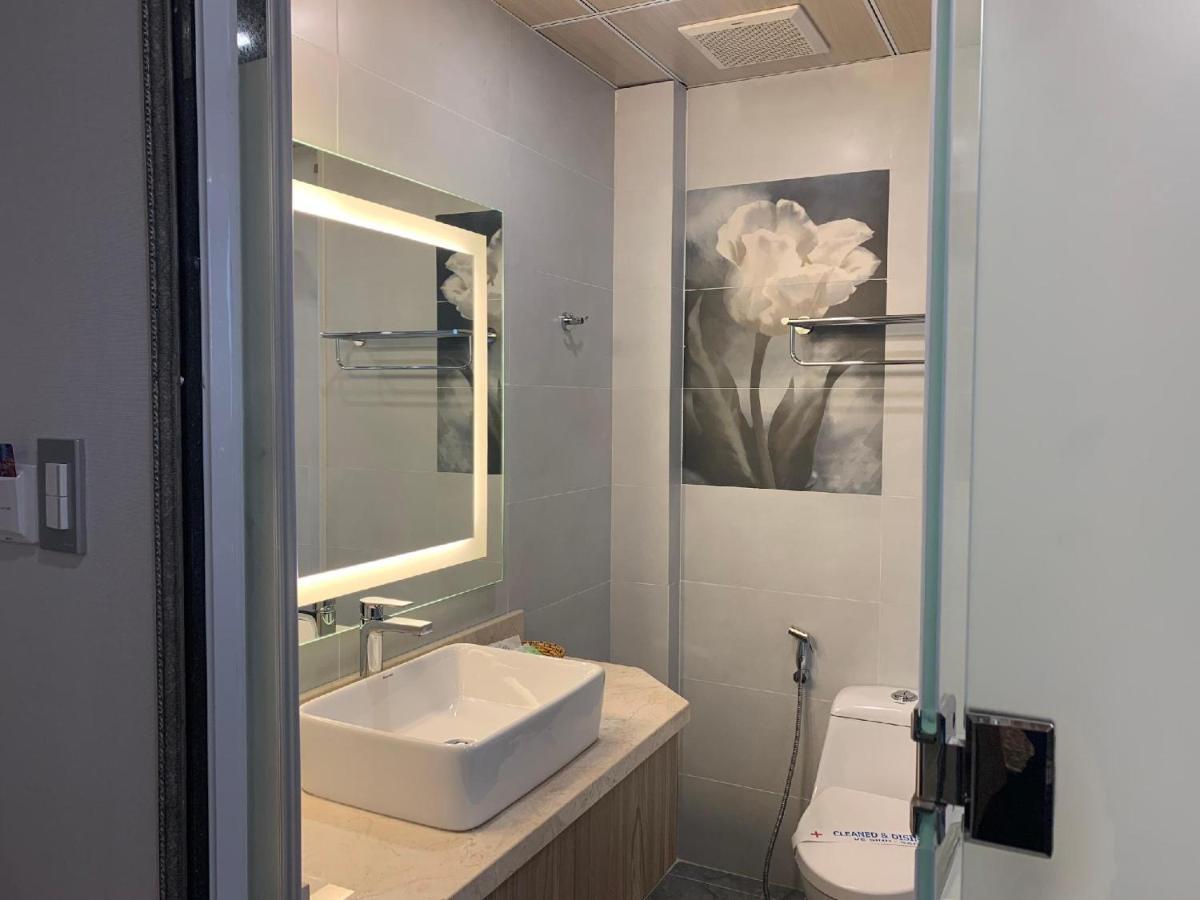 Lotus Saigon Hotel Ho Chi Minh City Bagian luar foto