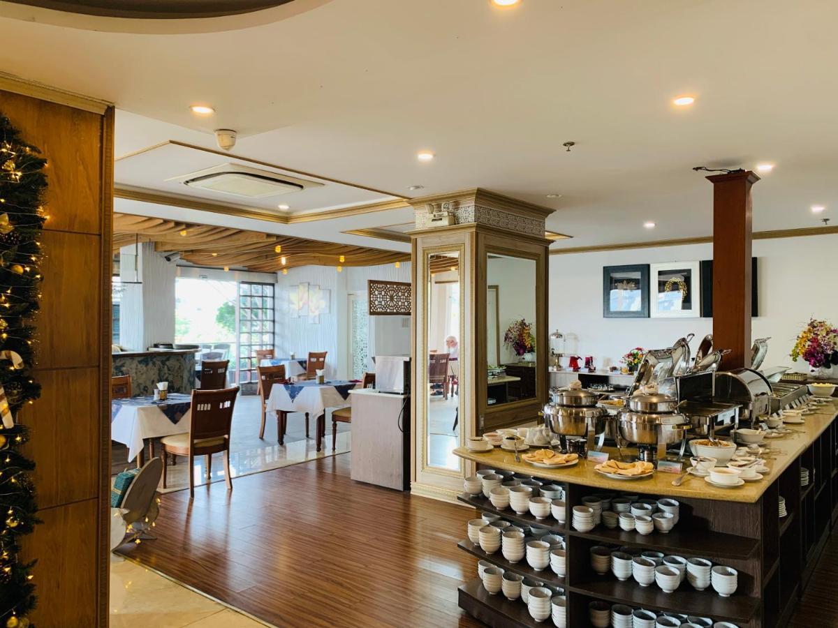 Lotus Saigon Hotel Ho Chi Minh City Bagian luar foto