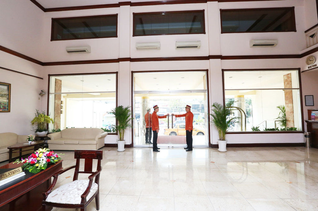 Lotus Saigon Hotel Ho Chi Minh City Bagian luar foto