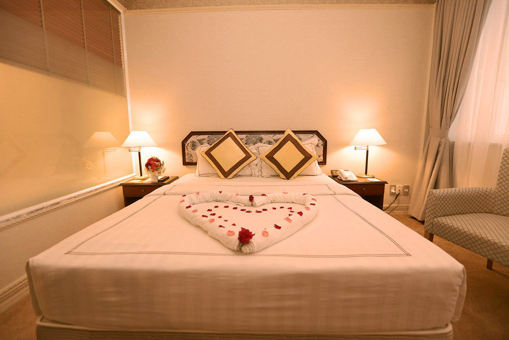 Lotus Saigon Hotel Ho Chi Minh City Bagian luar foto